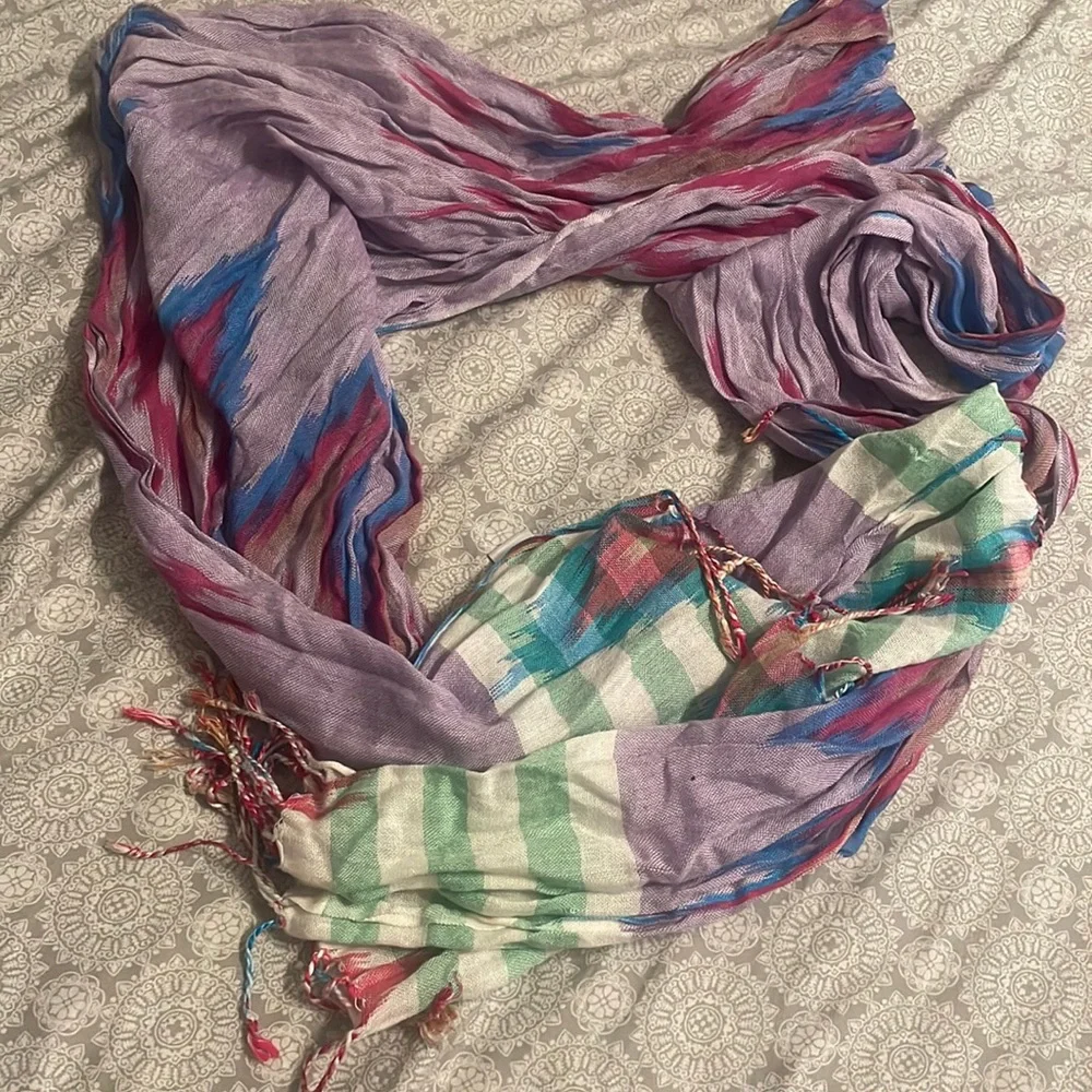 Colorful scarf - Picture 1 of 4